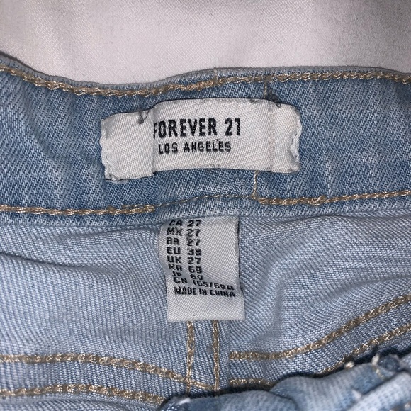 FLOWER EMBROIDERED SHORTS - Picture 3 of 4